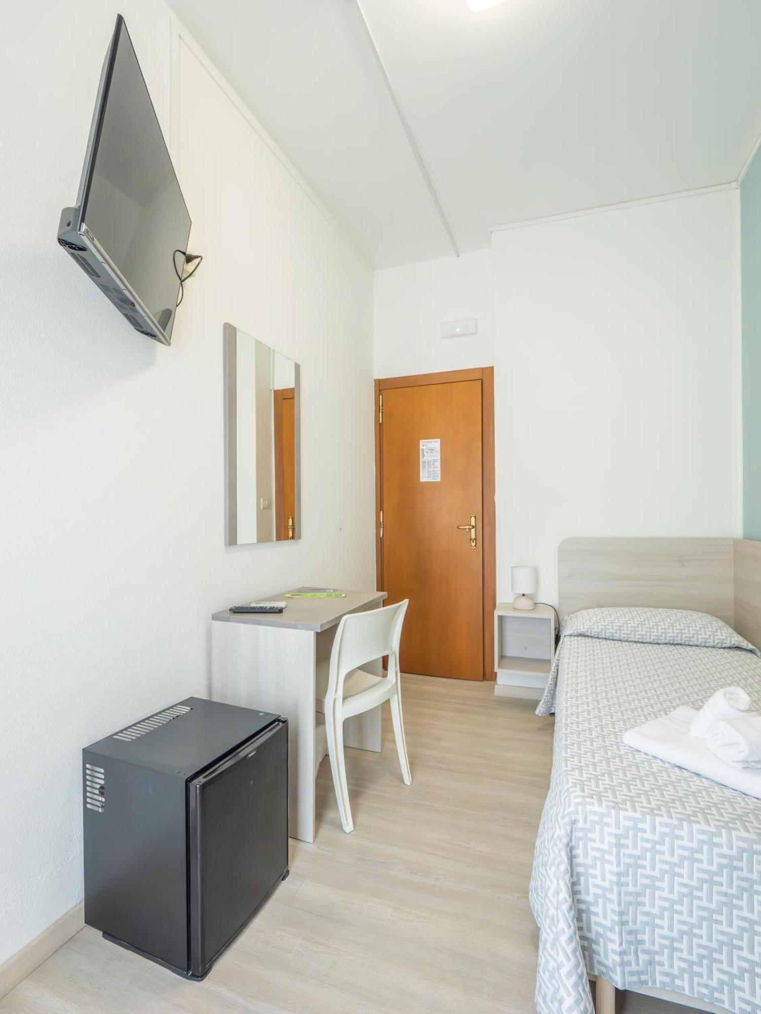 Hotel La Bussola Finale Ligure Exterior photo