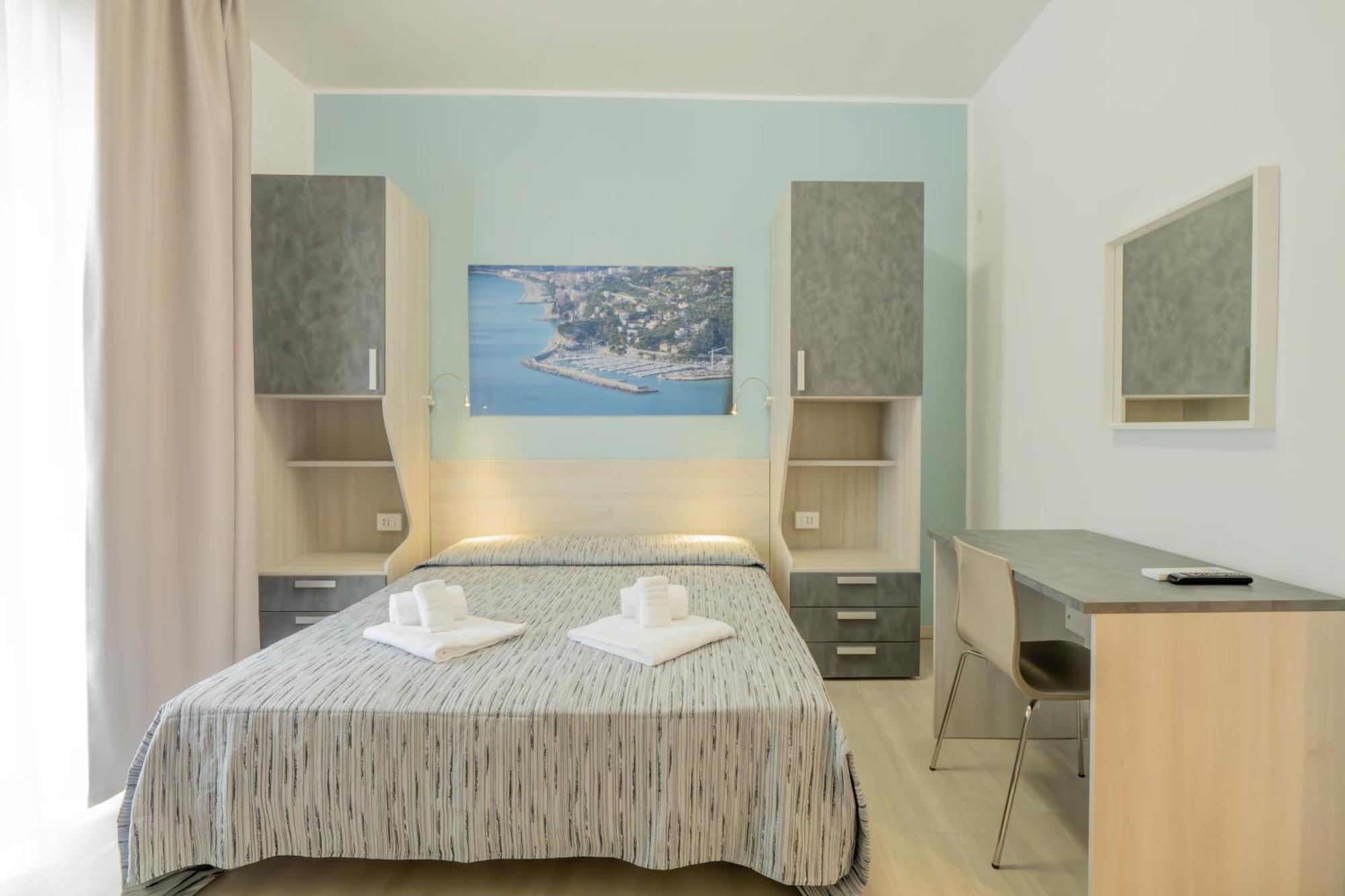 Hotel La Bussola Finale Ligure Exterior photo